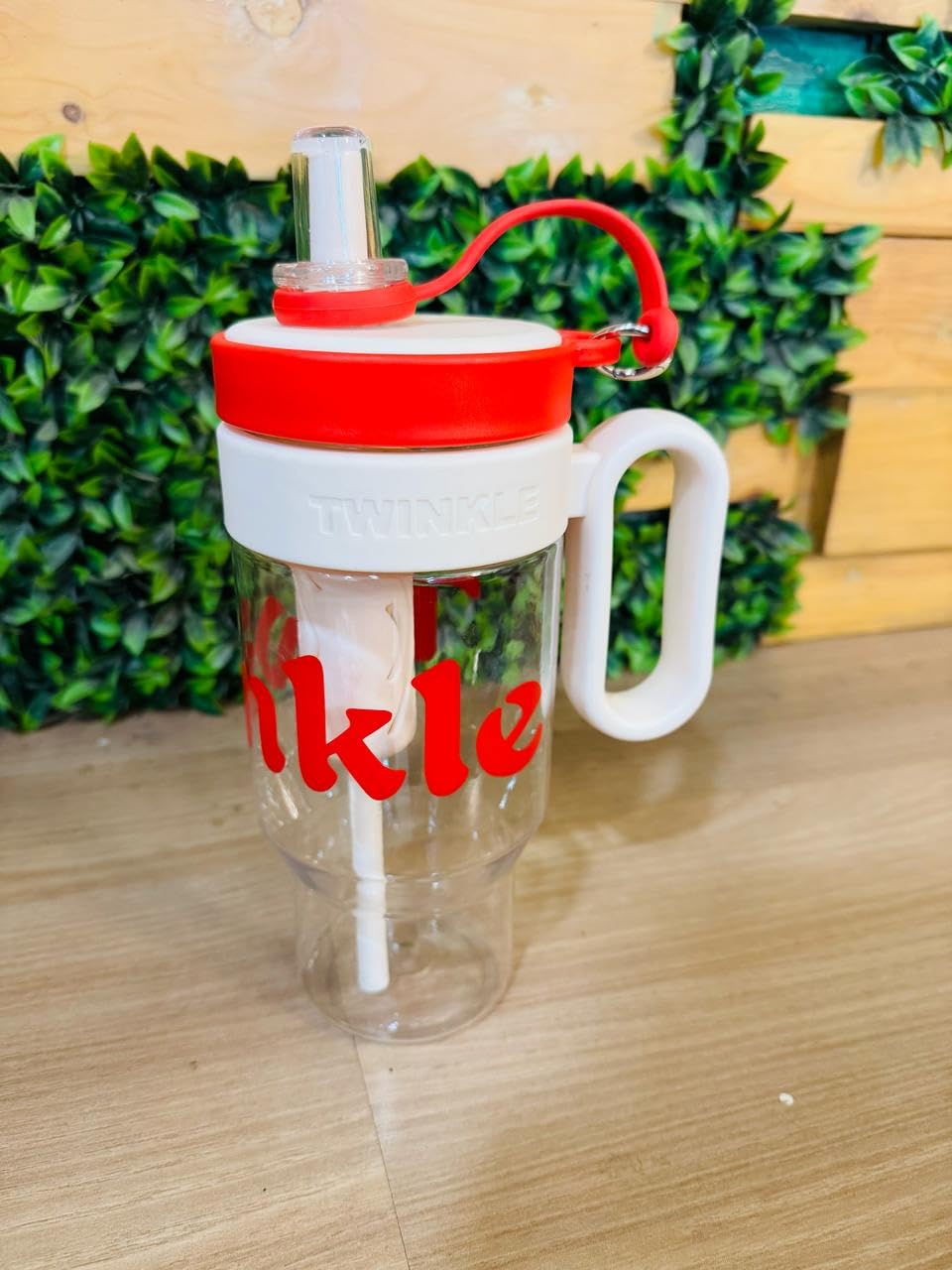 RAYCRAFT WORLD 600ML Plastic Sipper with Plastic Handle Great for Making and Storing Smoothies, Protein Shakes, juices.