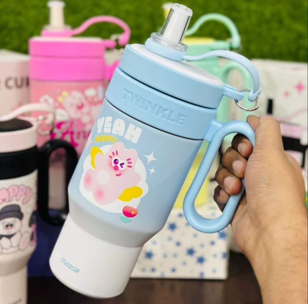 RAYCRAFT WORLD 850ml Insulated Stainless Steel Travel Mug, Cute Cartoon Design with Plastic Handle and Straw (Large, 850ml Insulated Stainless Steel Travel Mug, Cute Cartoon Design)