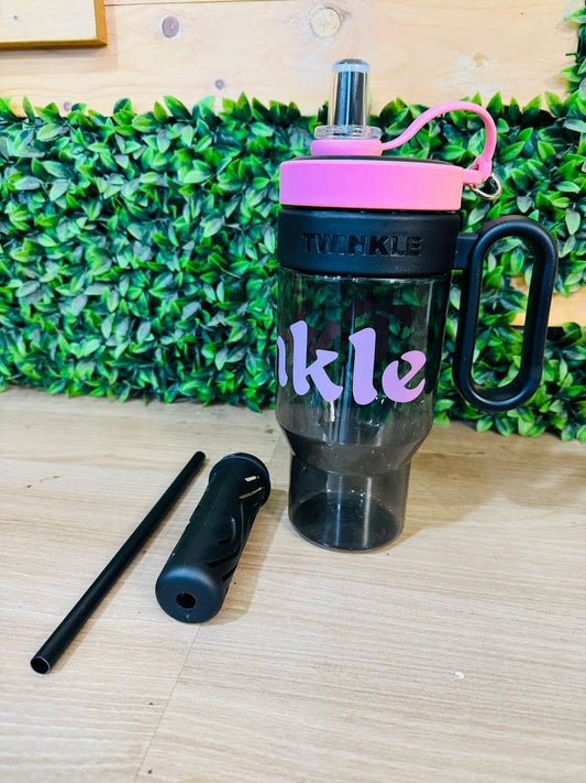 RAYCRAFT WORLD 600ML Plastic Sipper with Plastic Handle Great for Making and Storing Smoothies, Protein Shakes, juices.