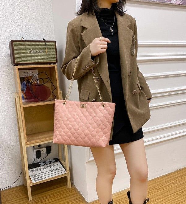 RAYCRAFT WORLD Quilted Shoulder Bag with Gold Chain Straps, PU Leather, luxurious gold-tone turn-lock clasp and matching dual-chain straps. Fashion Handbag for Women