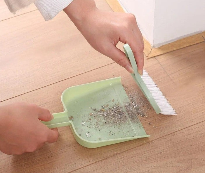 RAYCRAFT WORLD Mini Dustpan and Brush Set, Pastel Colors, Combo Pieces, Desktop Cleaning Kit for Offices and Home Use